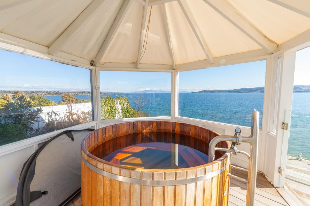 Spectacular Lakefront Home Taupo Dış mekan fotoğraf