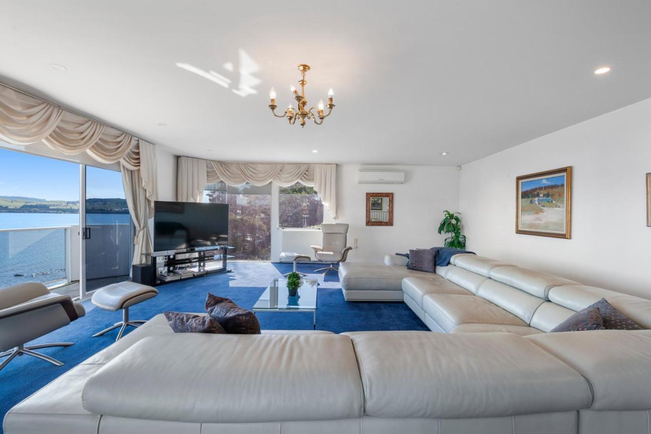 Spectacular Lakefront Home Taupo Dış mekan fotoğraf