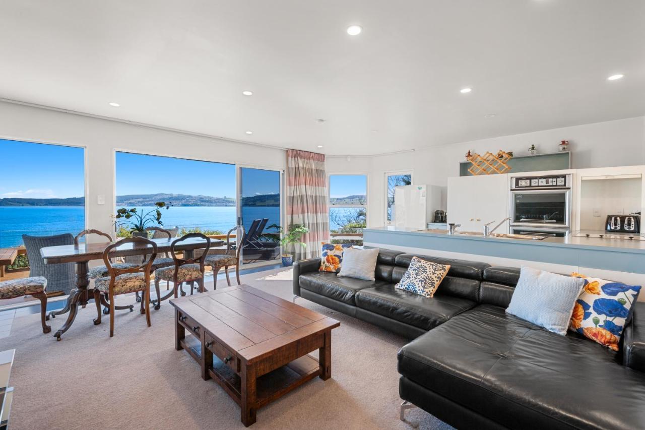 Spectacular Lakefront Home Taupo Dış mekan fotoğraf