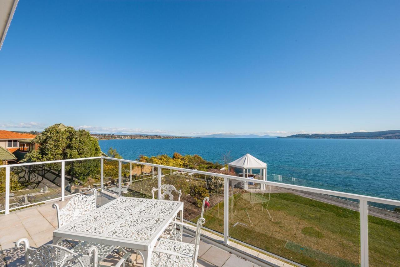 Spectacular Lakefront Home Taupo Dış mekan fotoğraf