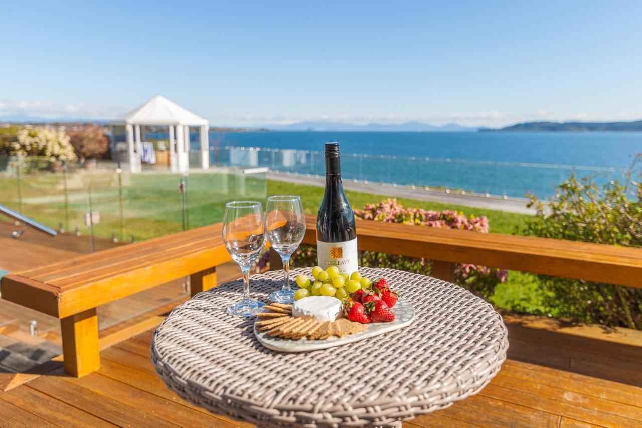 Spectacular Lakefront Home Taupo Dış mekan fotoğraf
